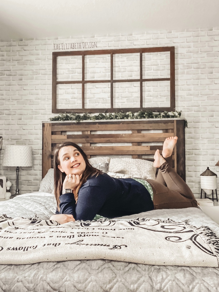 create a farmhouse bedroom