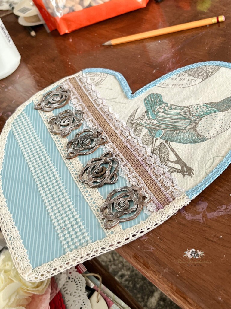 finished DIY valentines day door decoration
