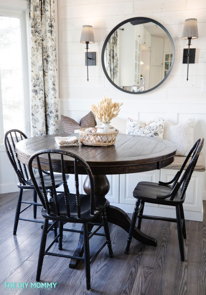 Farmhouse kitchen nook ideas including a built-in banquette