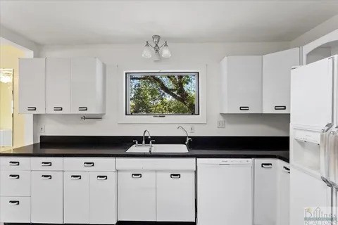 plain white kitchen before makeover
