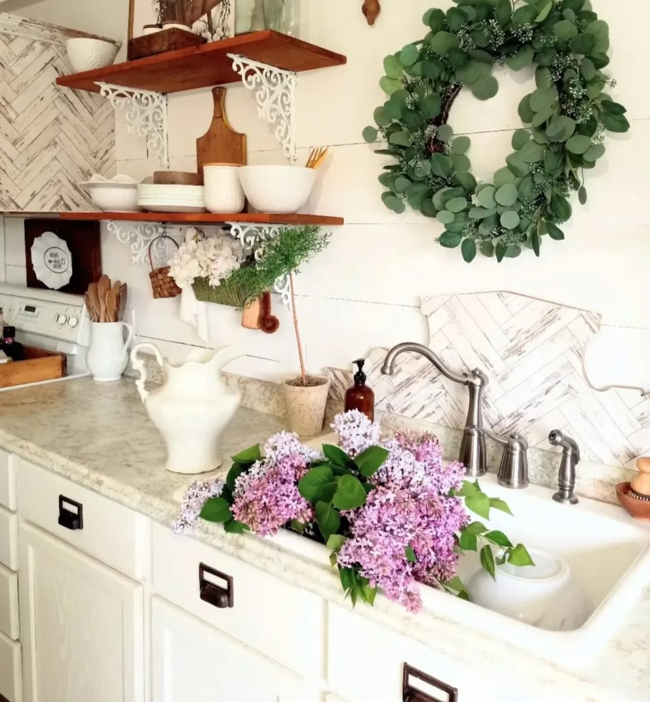 White farmhouse kitchen